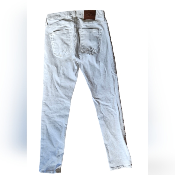 White Hollister Epic Flex Skinny Jeans - 26x30 - Picture 2 of 3